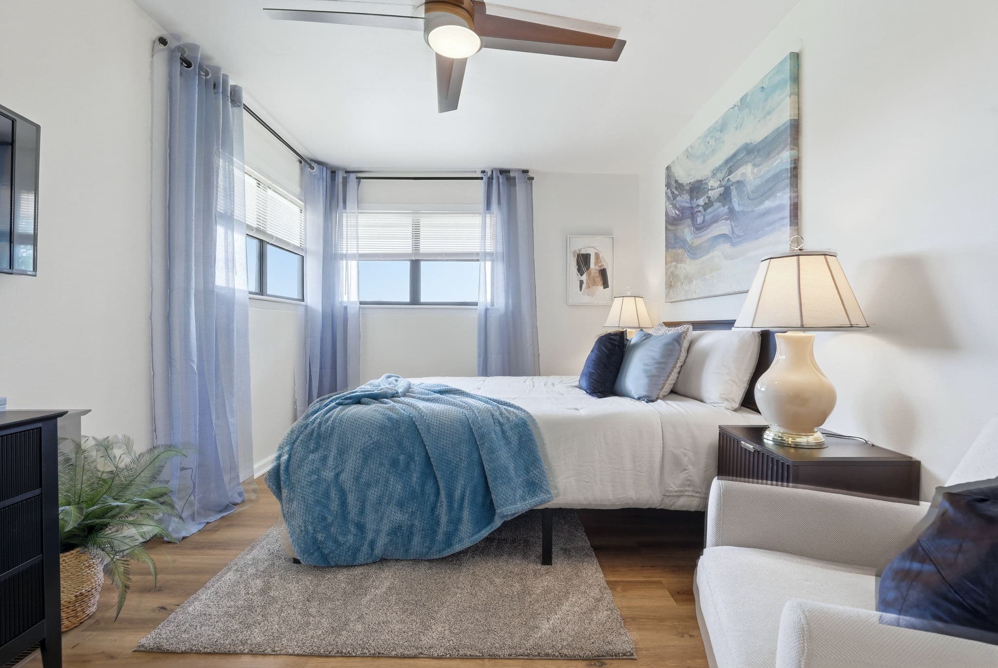Guest suite with natural light