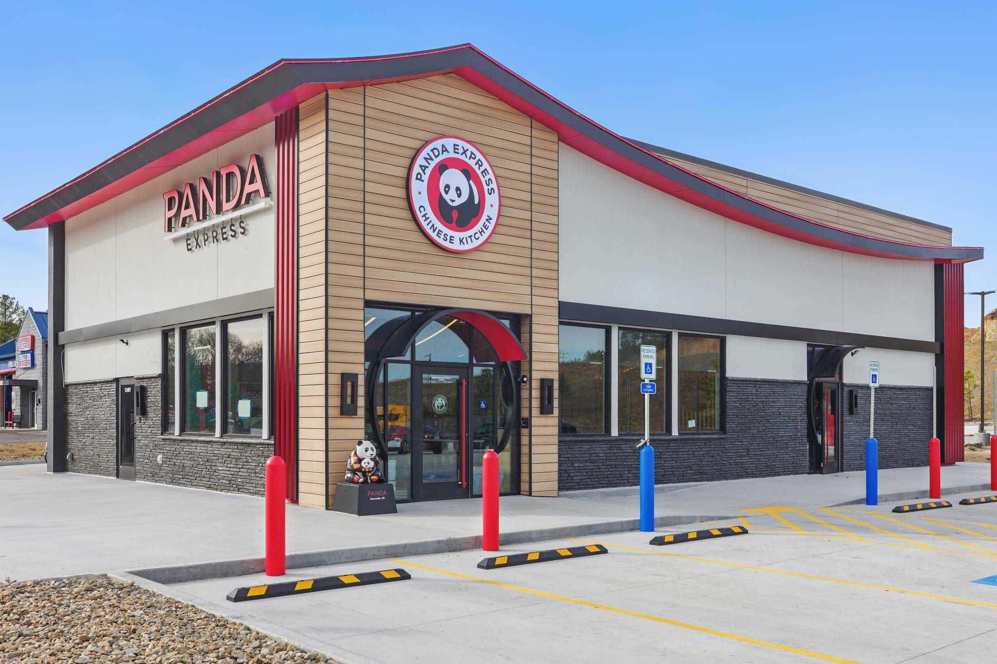 Exterior of a newly built quick service restaurant in Maumelle, Arkansas
